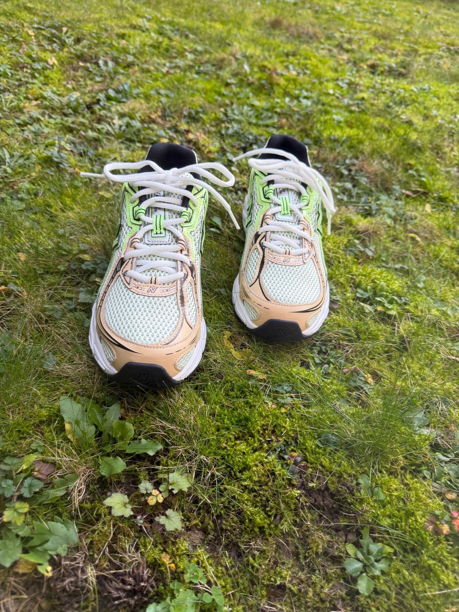 NEW BALANCE U740 UNISEX